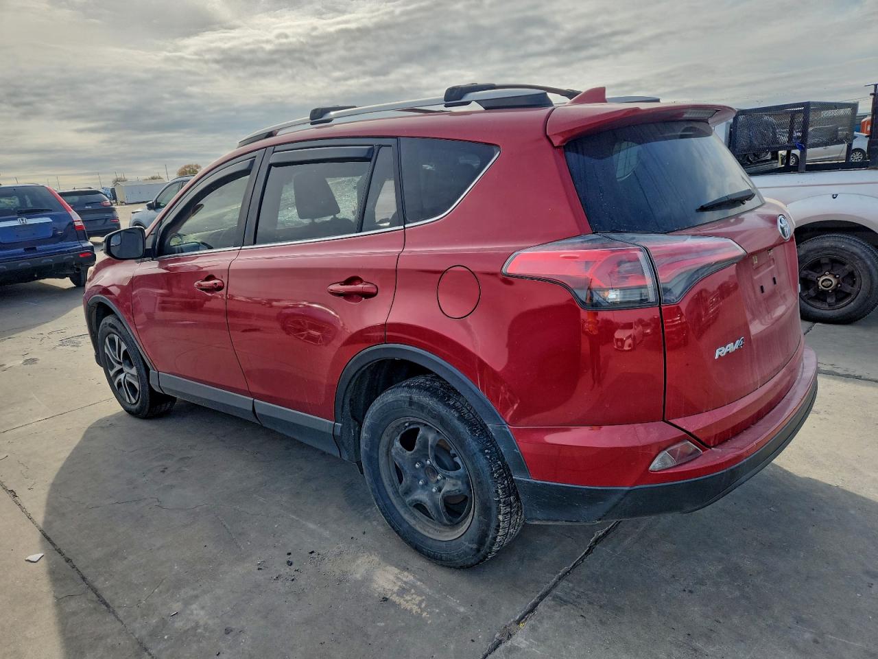 2017 TOYOTA RAV4 LE photo 3