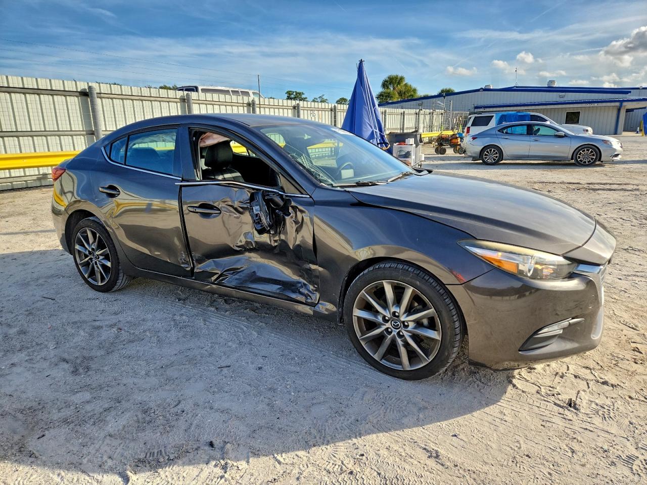 2018 MAZDA 3 TOURING photo 4