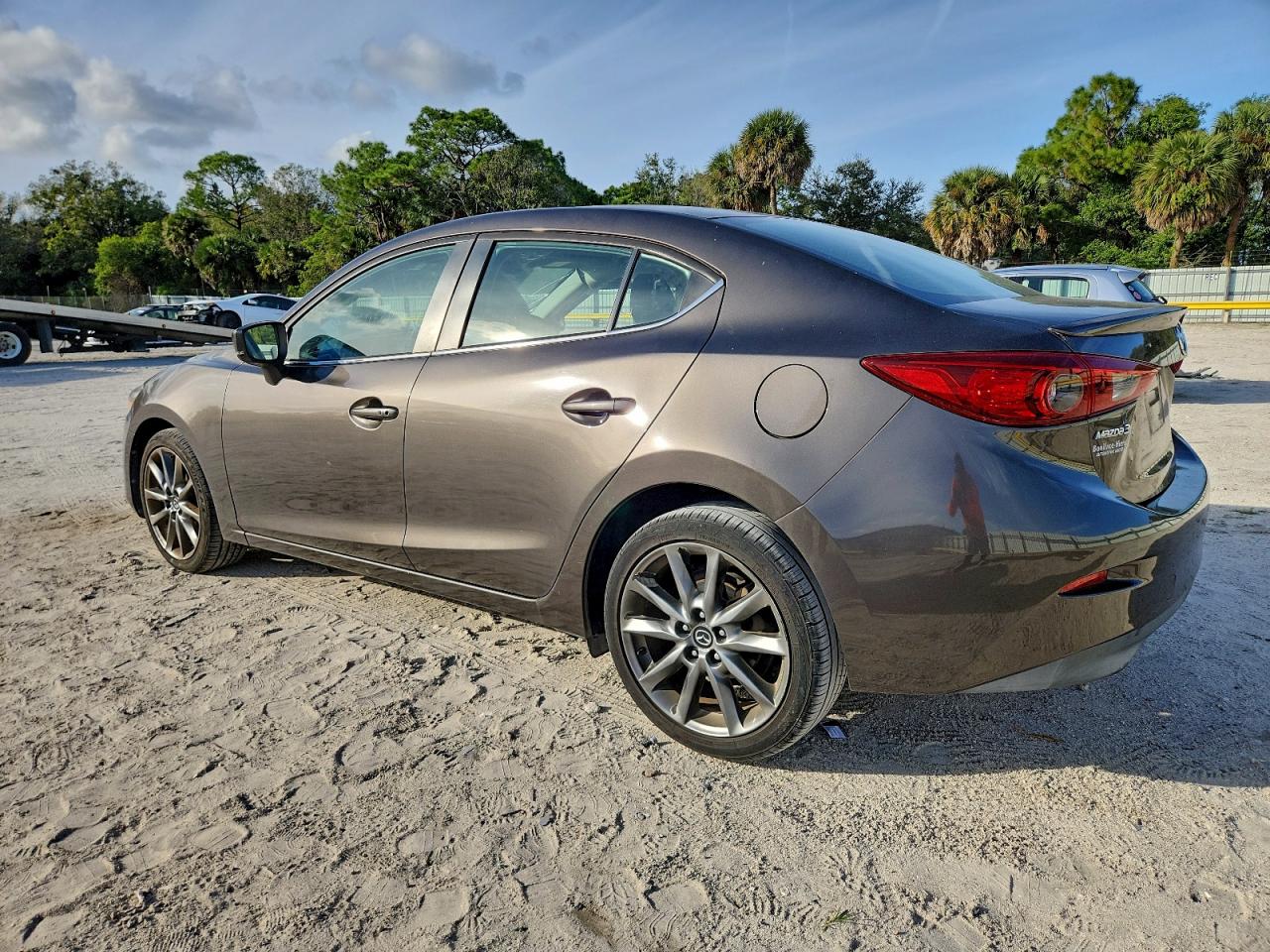 2018 MAZDA 3 TOURING photo 2