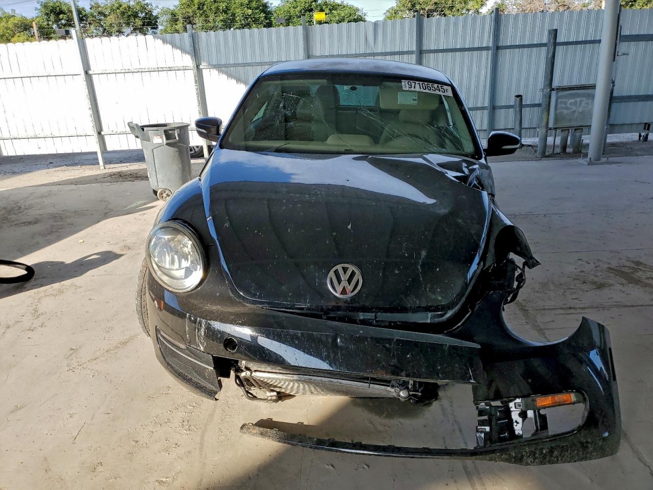 2013 VOLKSWAGEN BEETLE photo 5