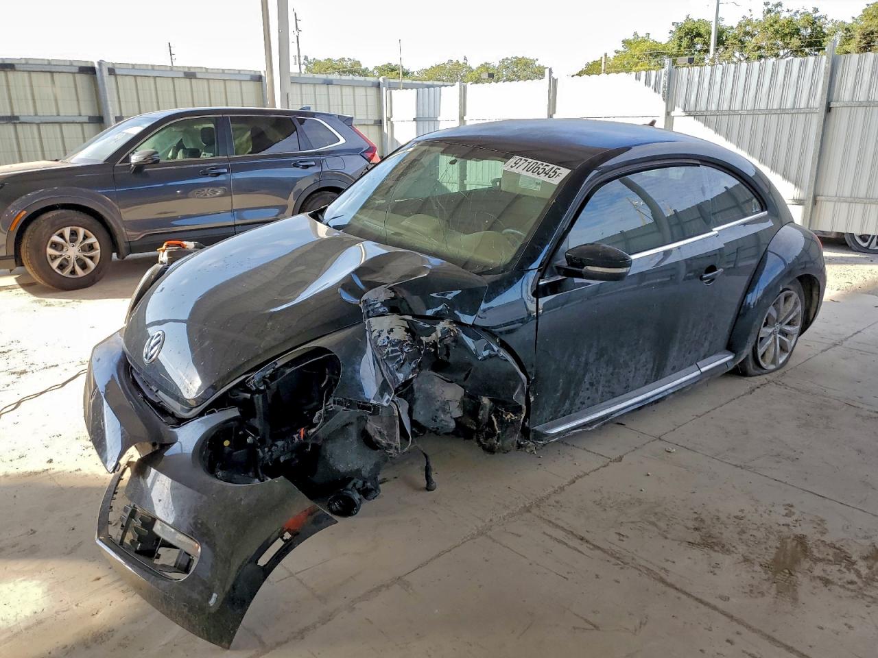 2013 VOLKSWAGEN BEETLE