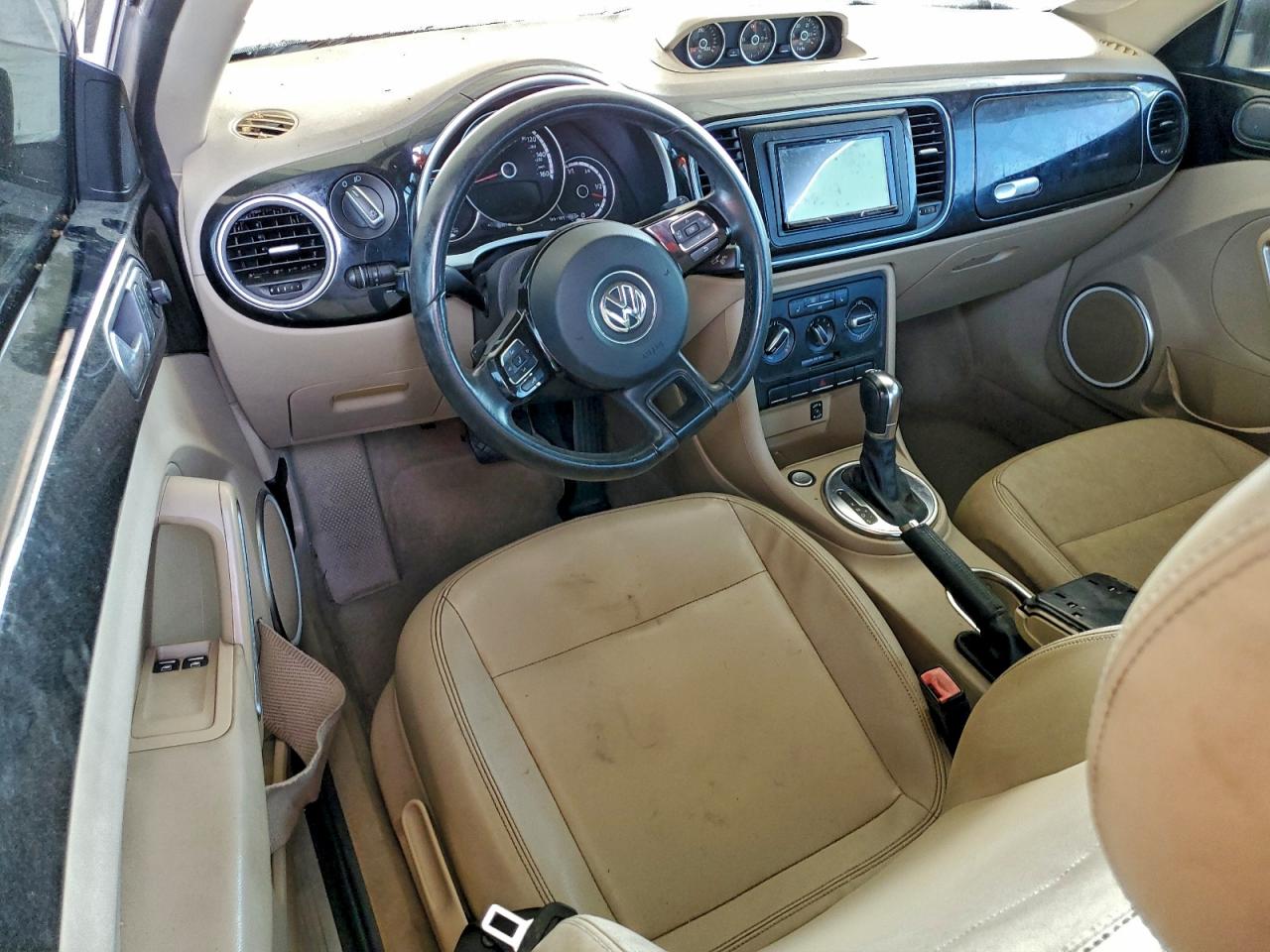 2013 VOLKSWAGEN BEETLE photo 8