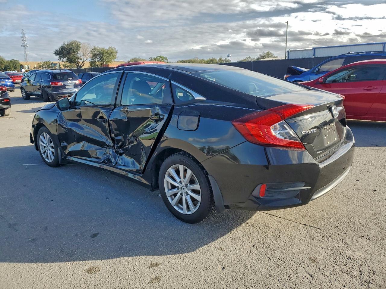2016 HONDA CIVIC LX photo 3