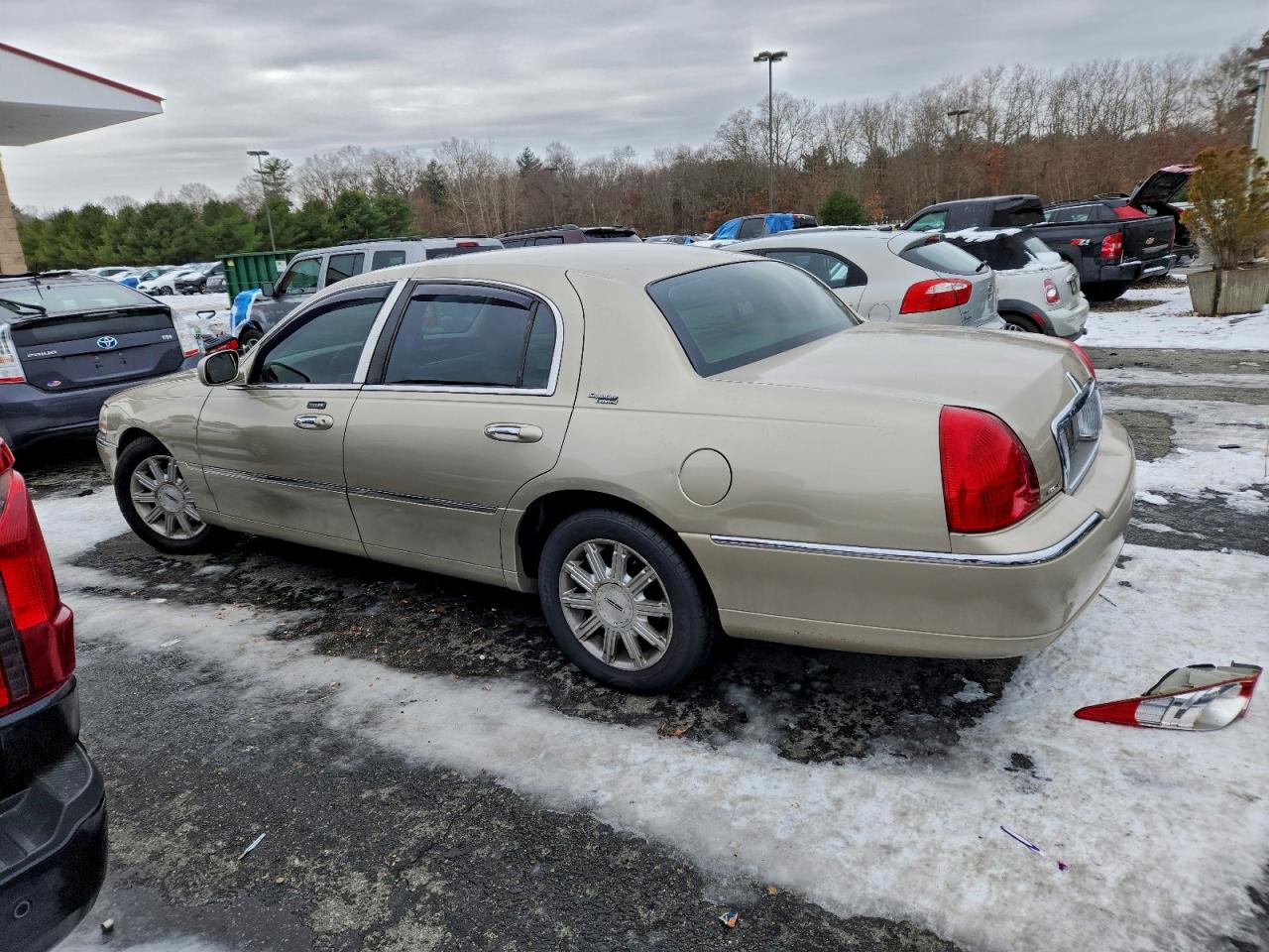 2007 LINCOLN TOWN CAR SIGNATURE LIMITED photo 3