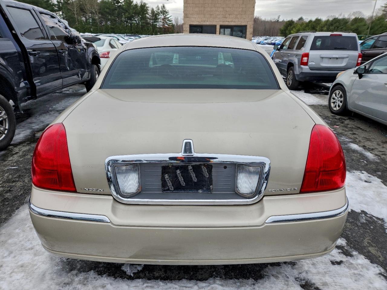 2007 LINCOLN TOWN CAR SIGNATURE LIMITED photo 11