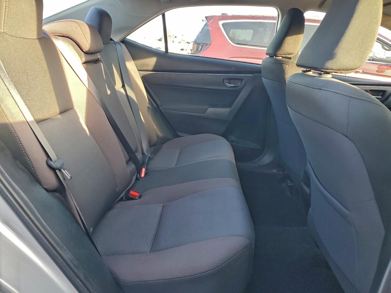 2018 TOYOTA COROLLA L photo 10