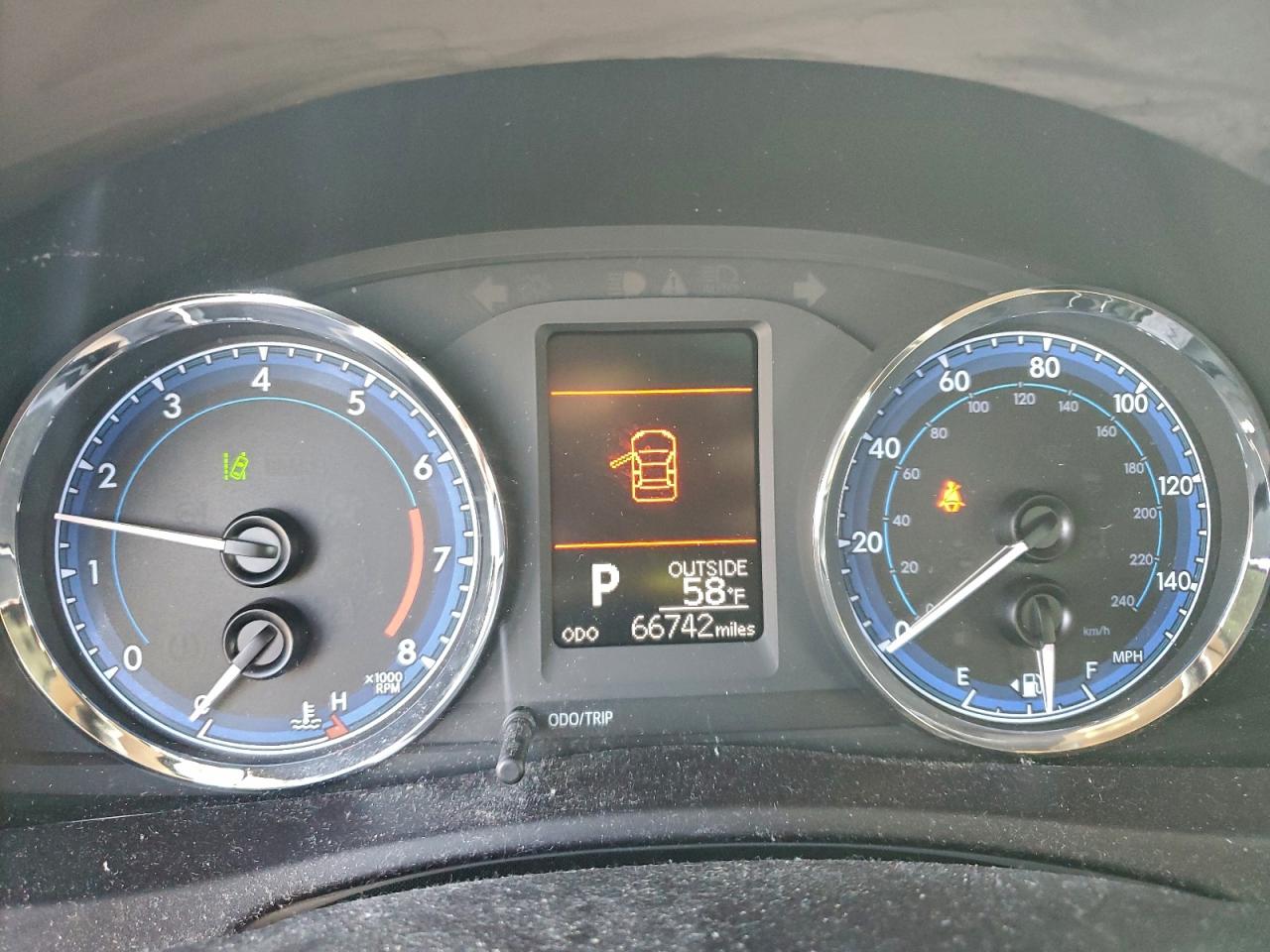 2018 TOYOTA COROLLA L photo 9