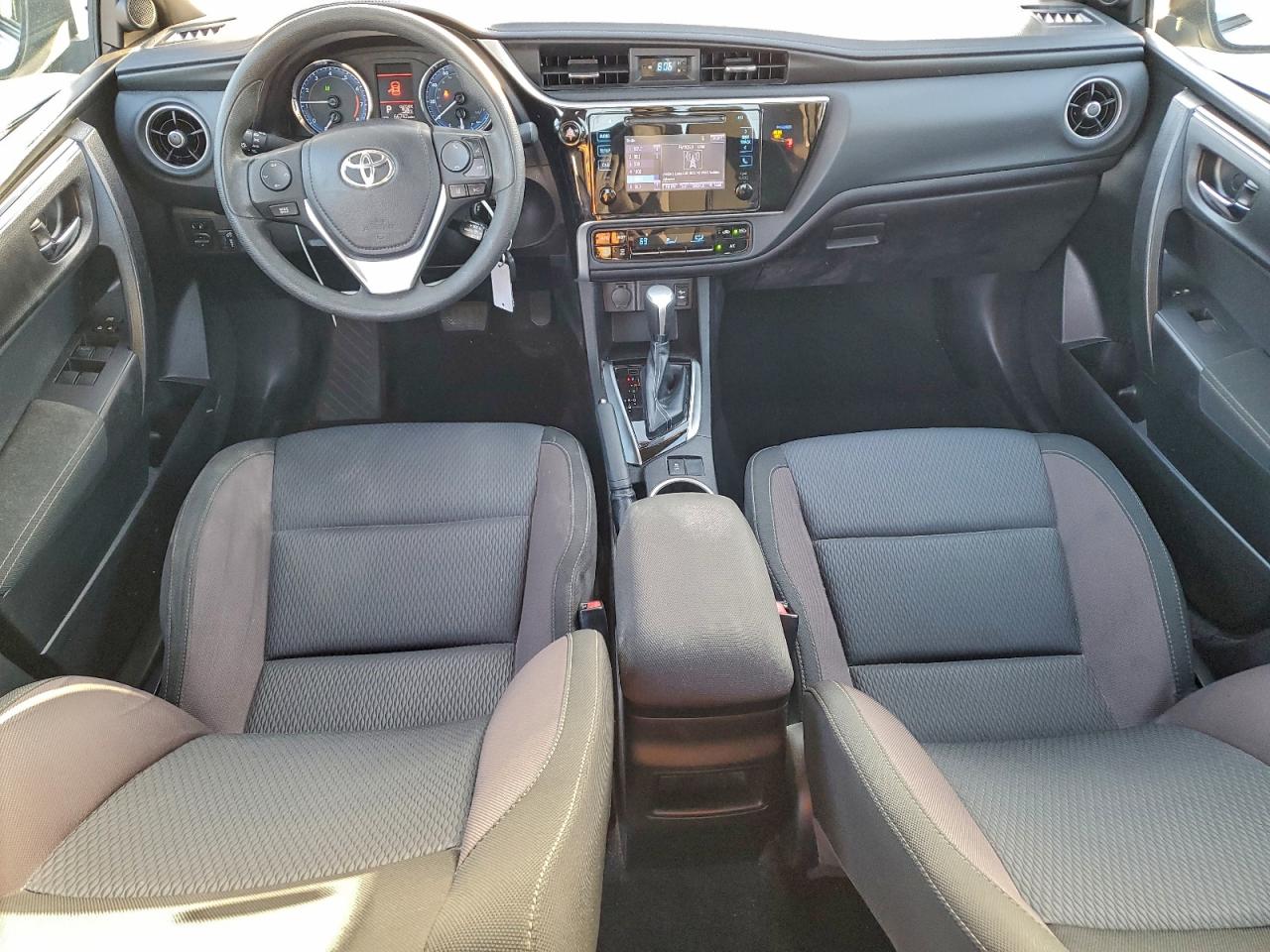 2018 TOYOTA COROLLA L photo 8
