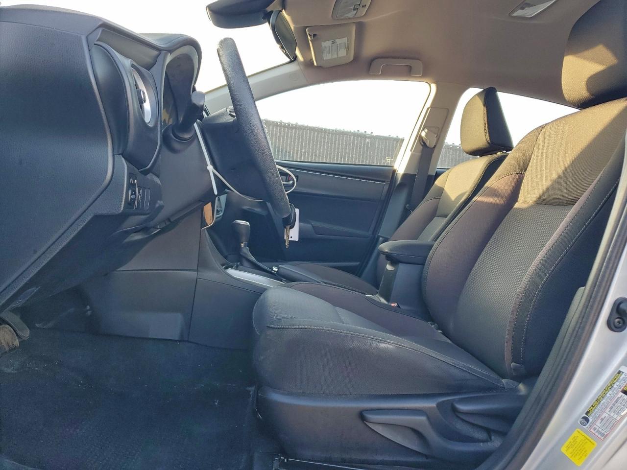 2018 TOYOTA COROLLA L photo 7
