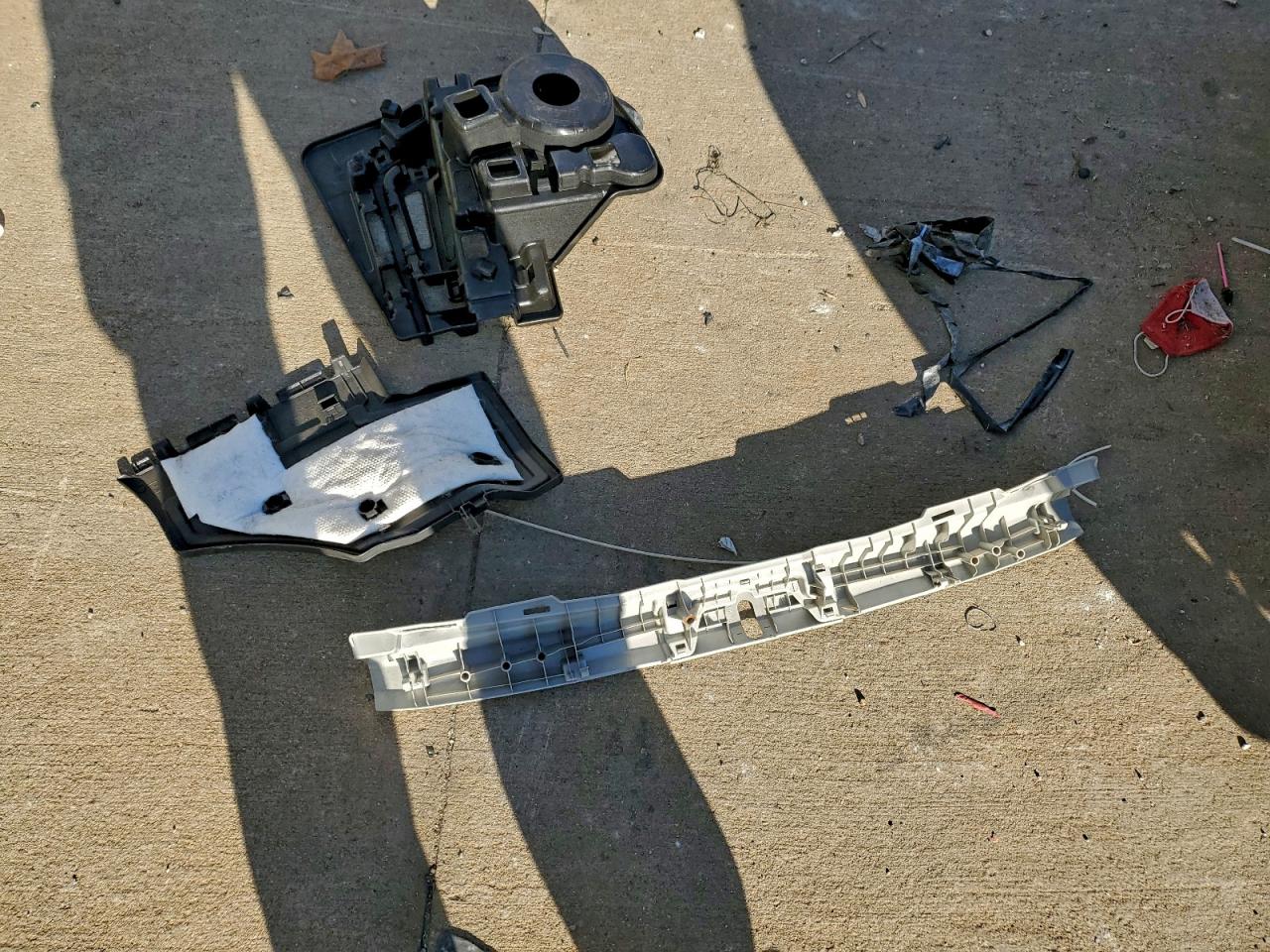 2011 TOYOTA PRIUS photo 12
