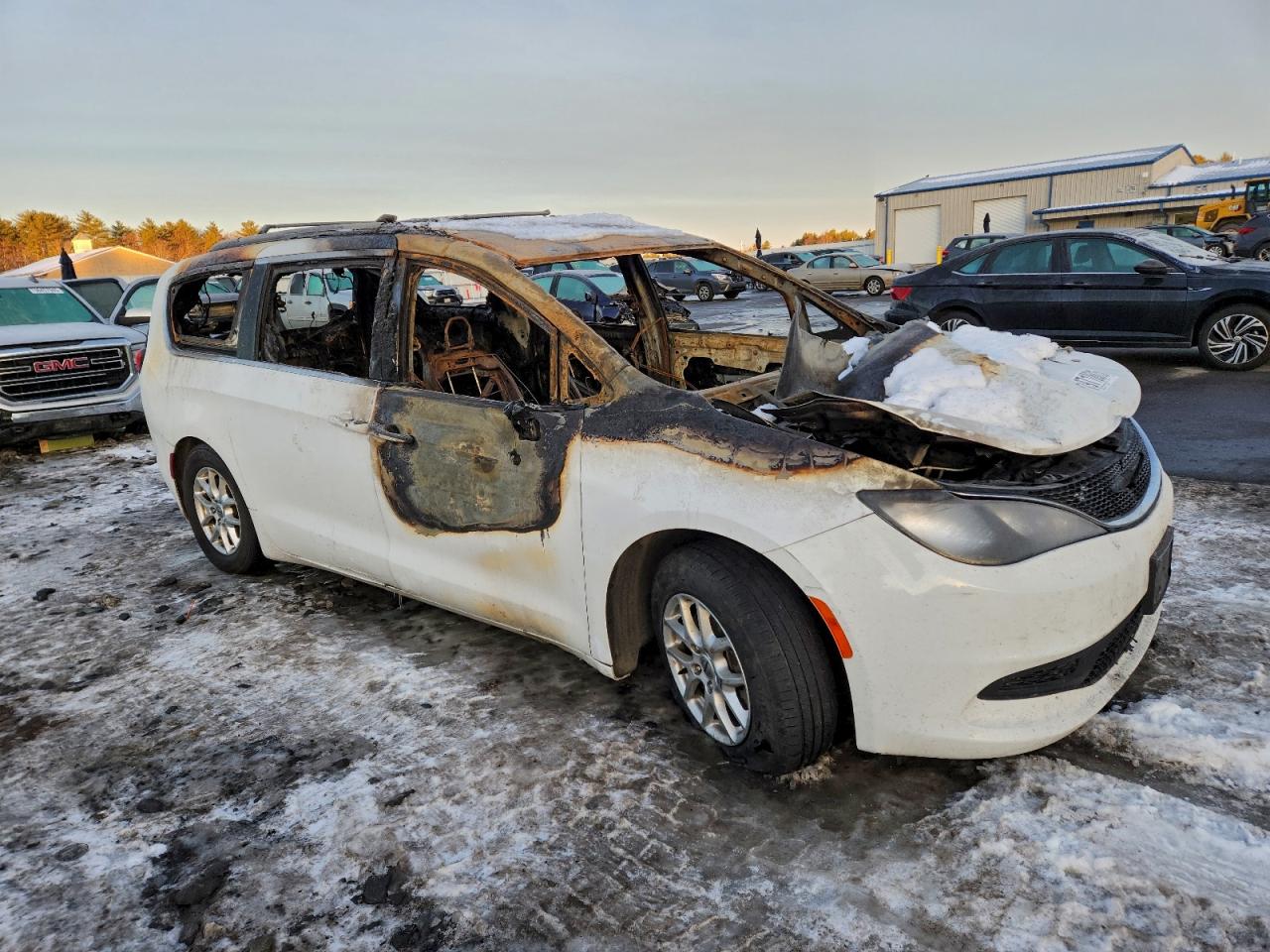 2021 CHRYSLER VOYAGER LXI photo 4