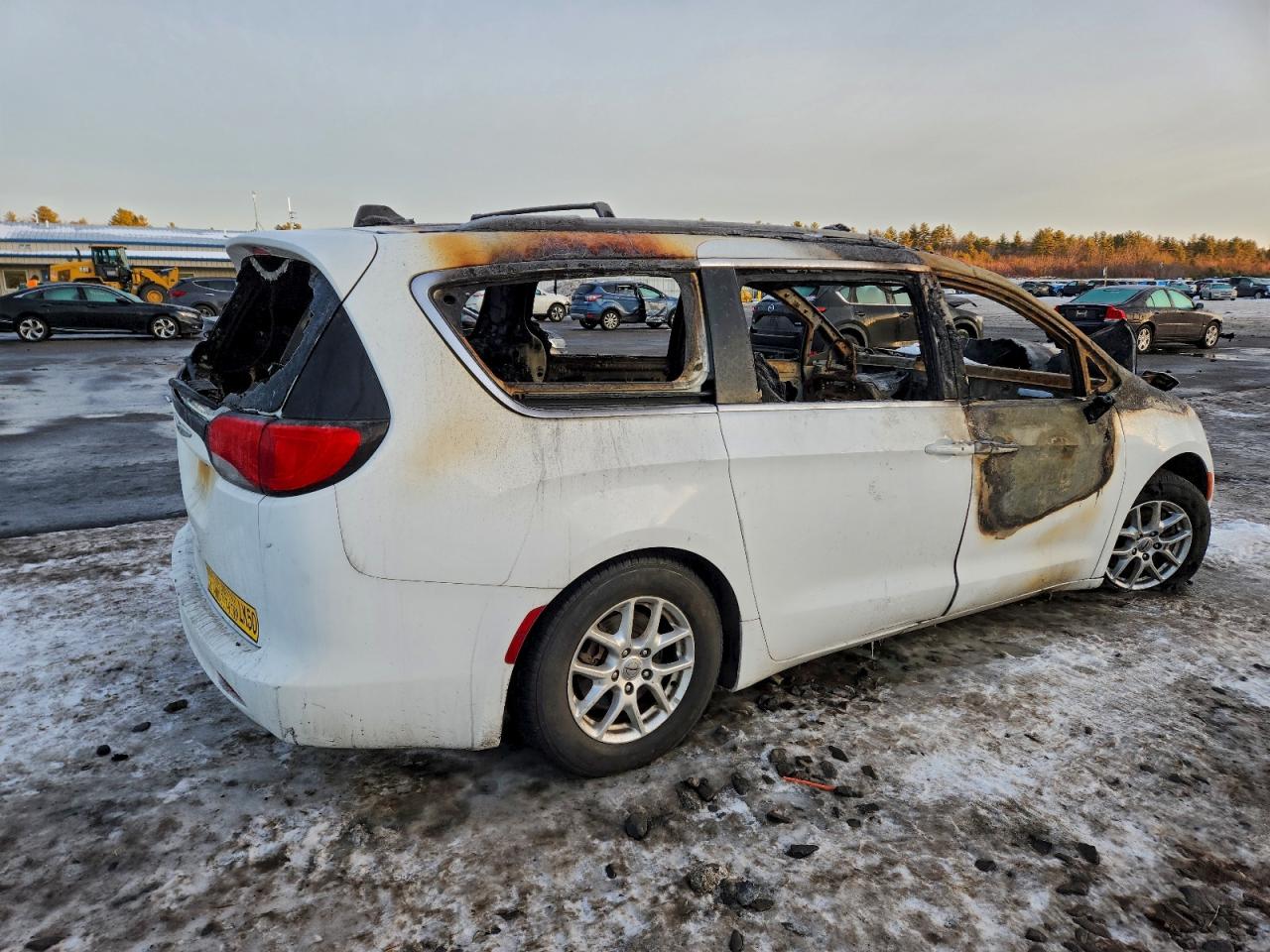 2021 CHRYSLER VOYAGER LXI photo 3