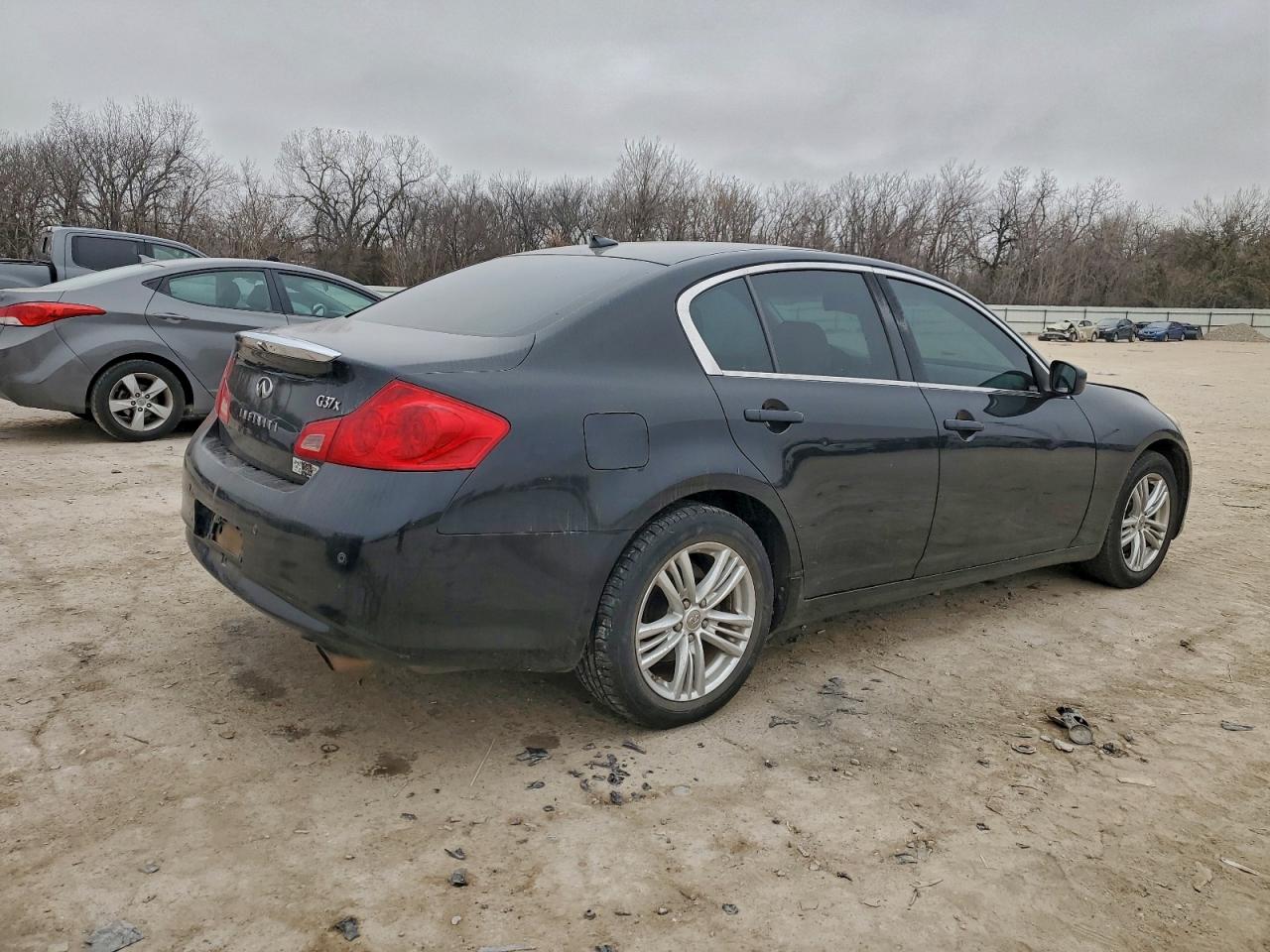 2012 INFINITI G37 photo 5