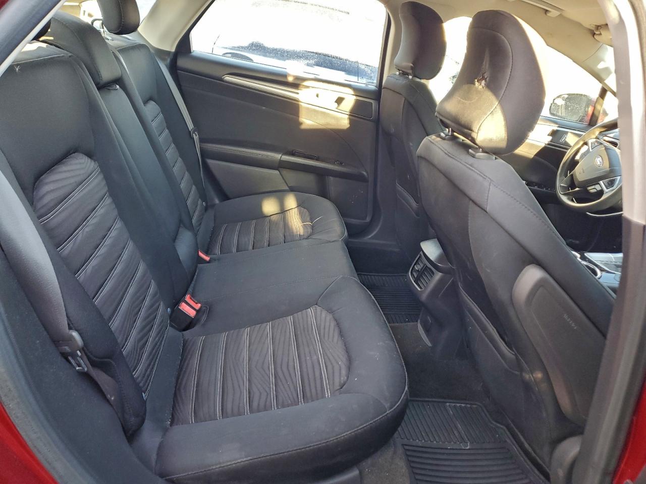 2016 FORD FUSION SE photo 28