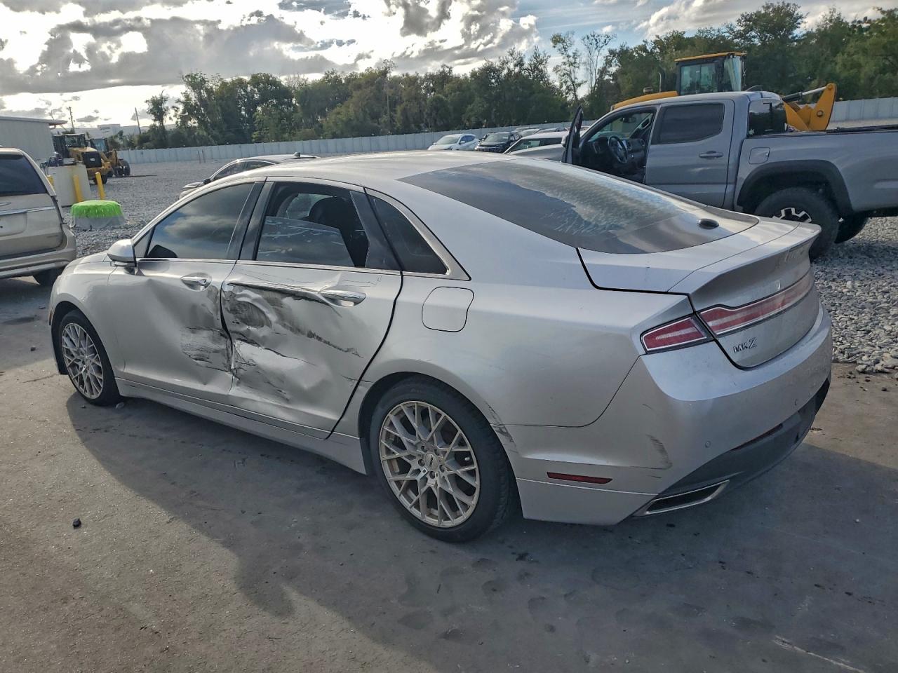 2016 LINCOLN MKZ photo 3