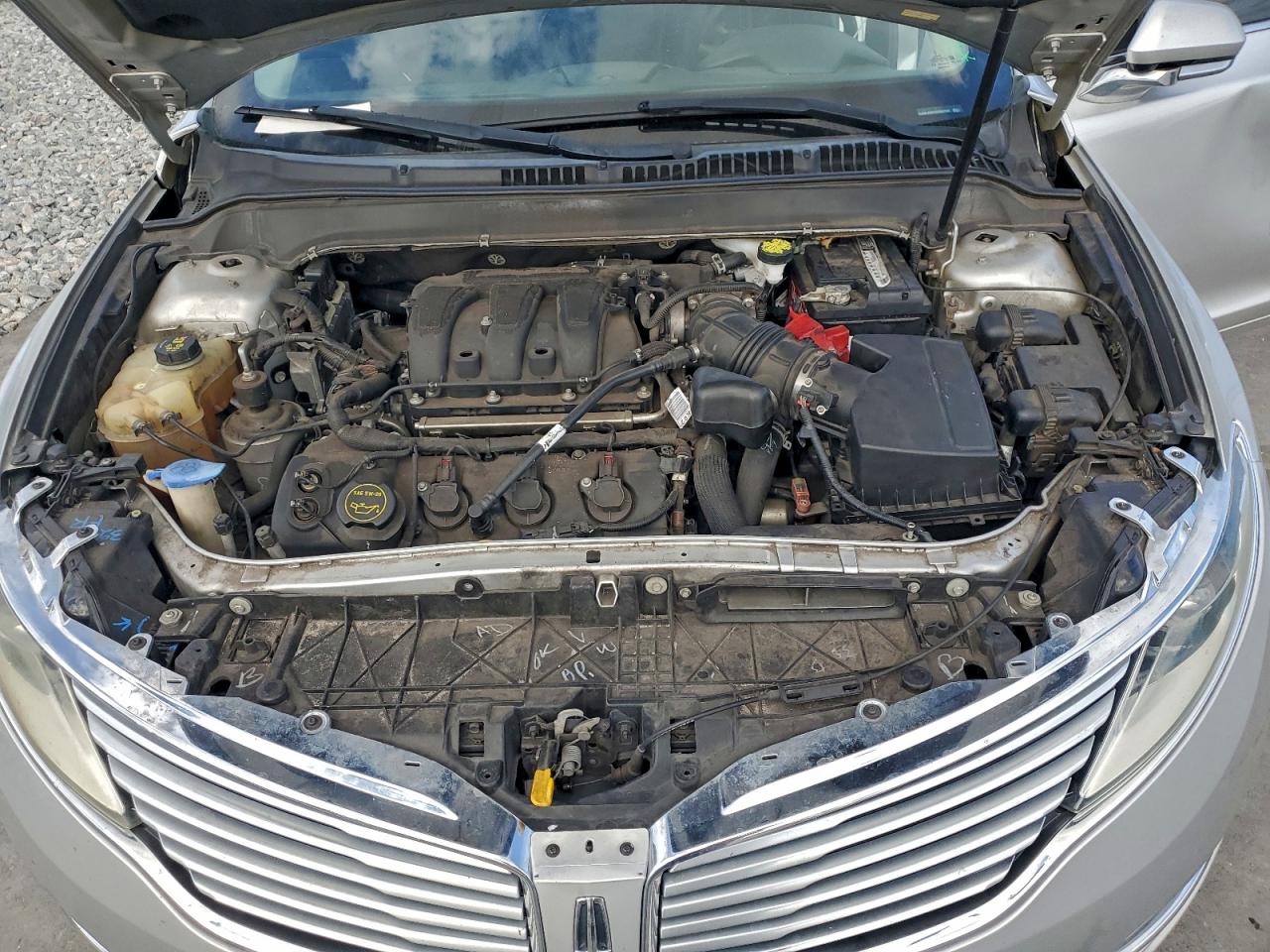 2016 LINCOLN MKZ photo 21