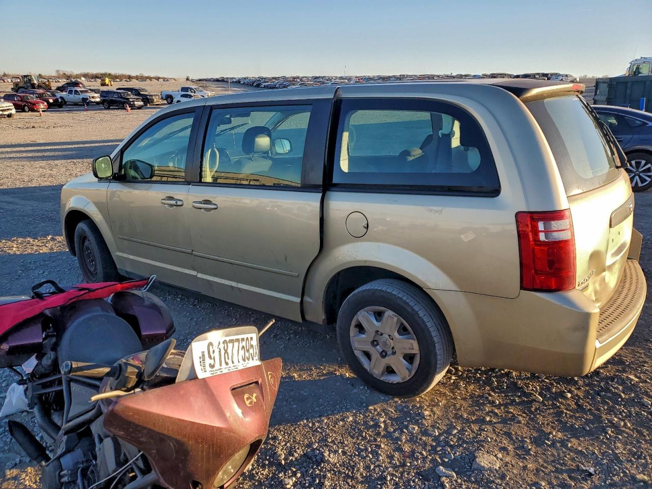2010 DODGE GRAND CARAVAN SE photo 3