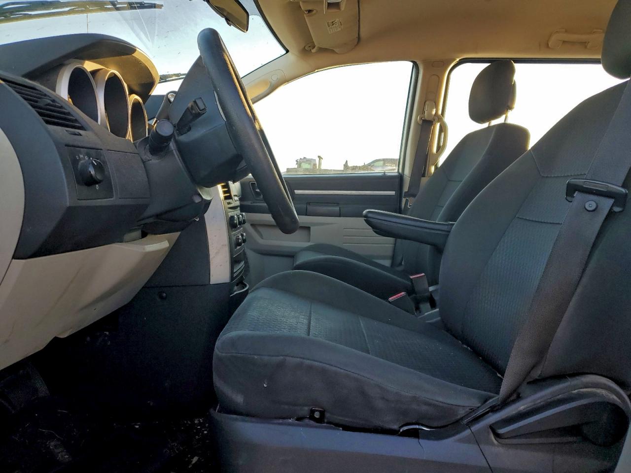 2010 DODGE GRAND CARAVAN SE photo 13