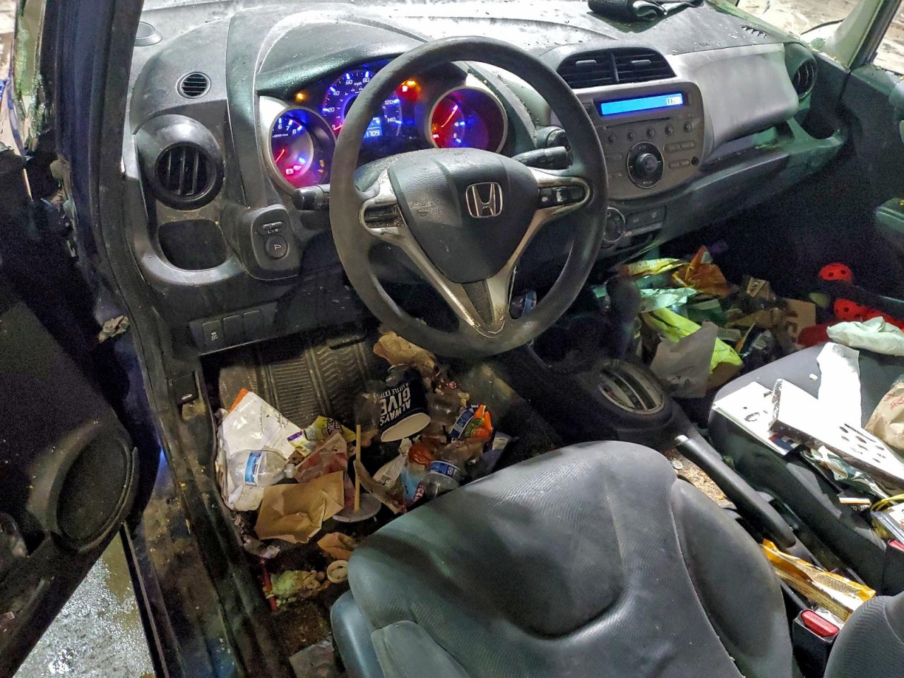 2013 HONDA FIT photo 8