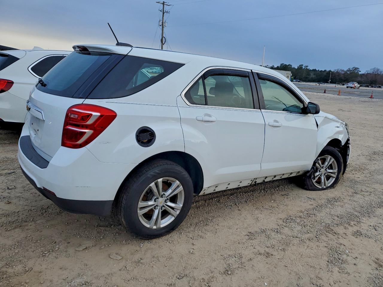 2017 CHEVROLET EQUINOX LS photo 3