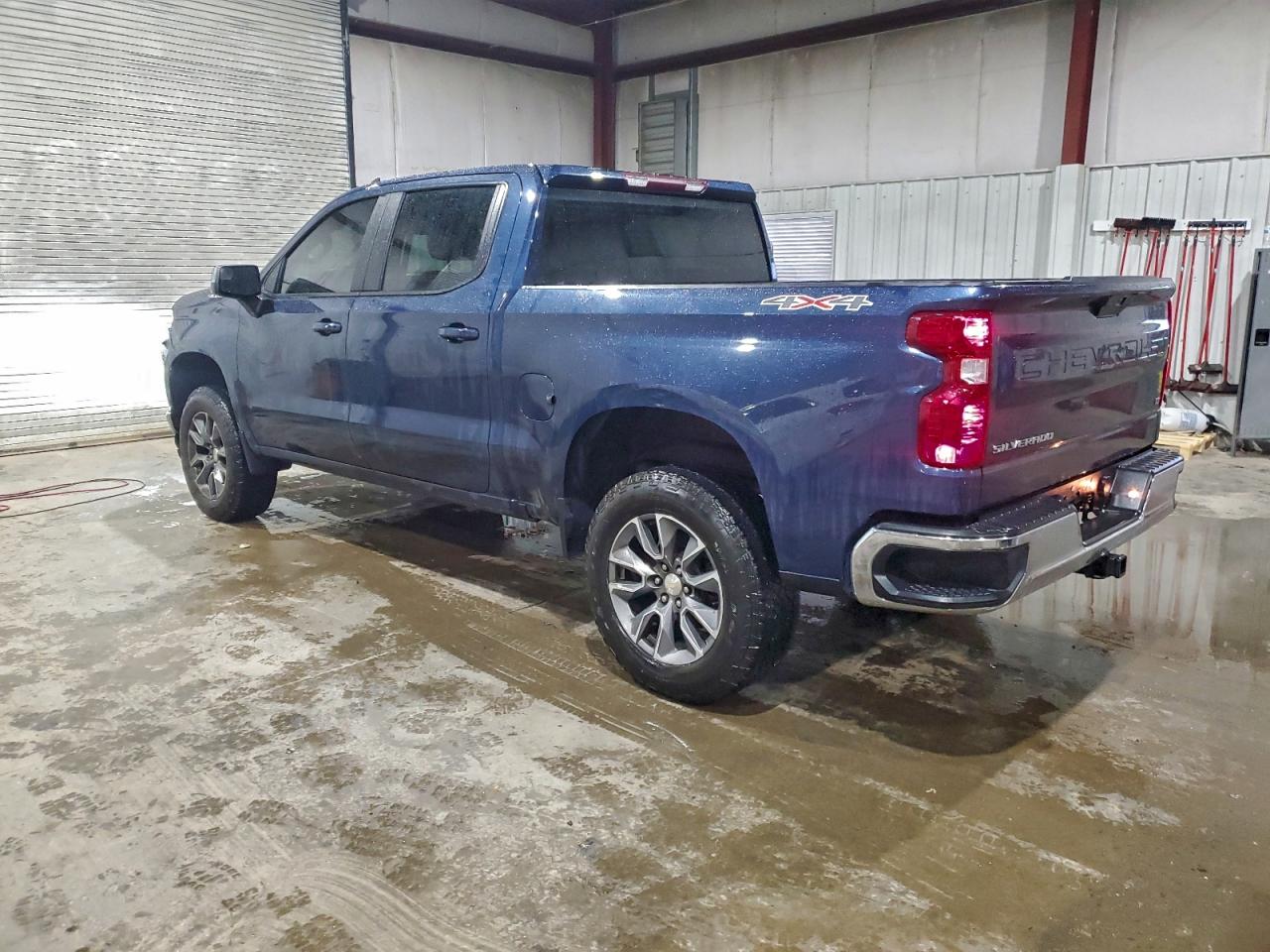 2021 CHEVROLET SILVERADO K1500 LT photo 4