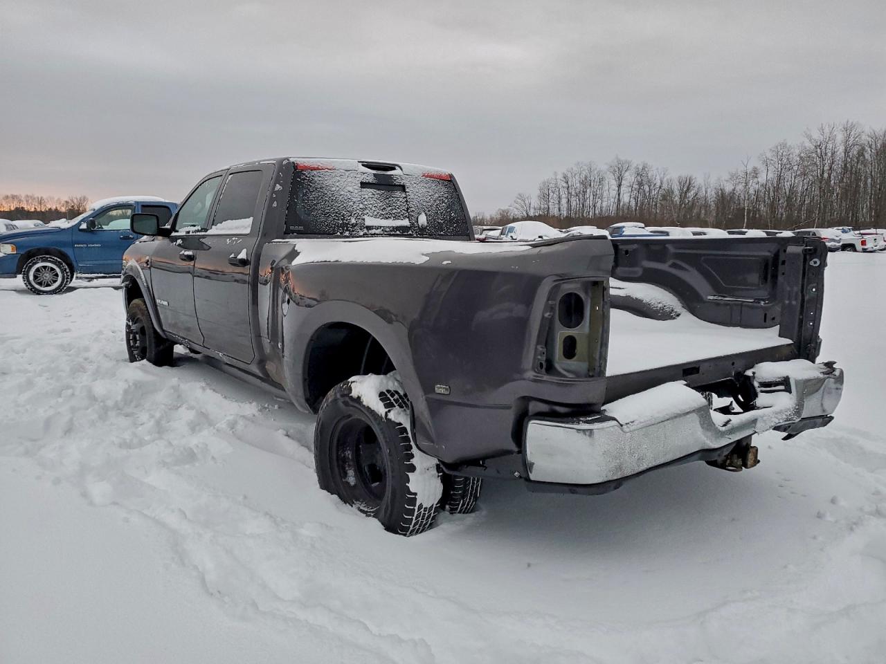 2021 RAM 3500 TRADESMAN photo 4