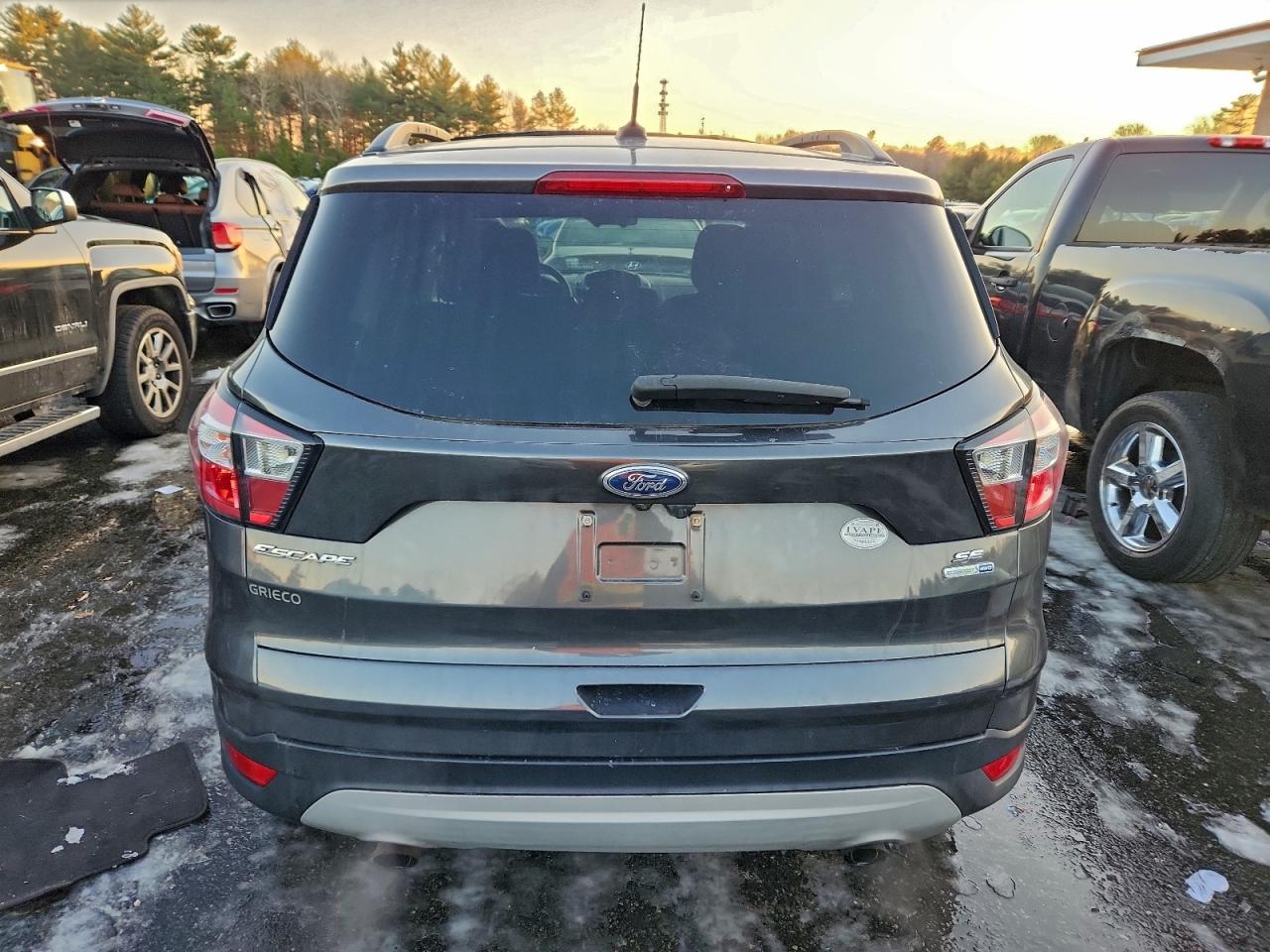 2018 FORD ESCAPE SE photo 16