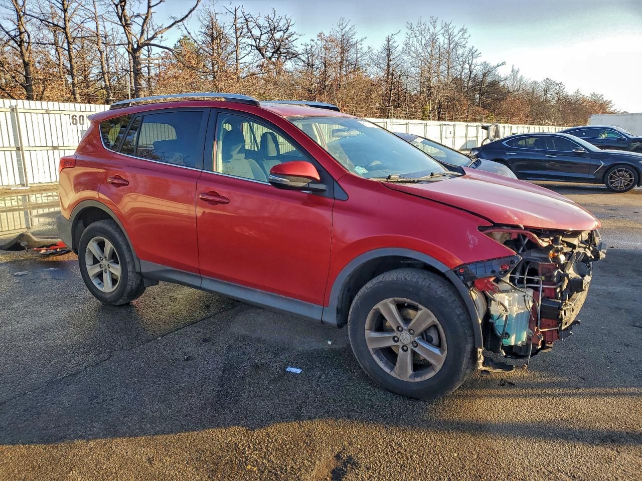 2014 TOYOTA RAV4 XLE photo 4