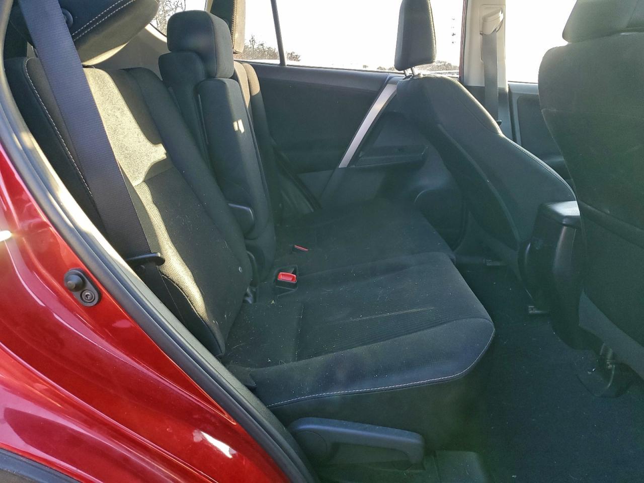 2014 TOYOTA RAV4 XLE photo 11