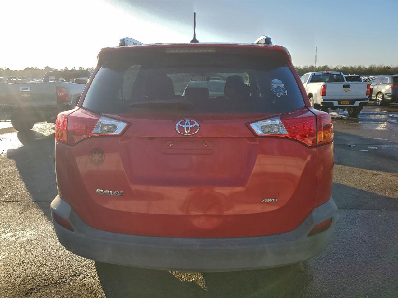 2014 TOYOTA RAV4 XLE photo 6
