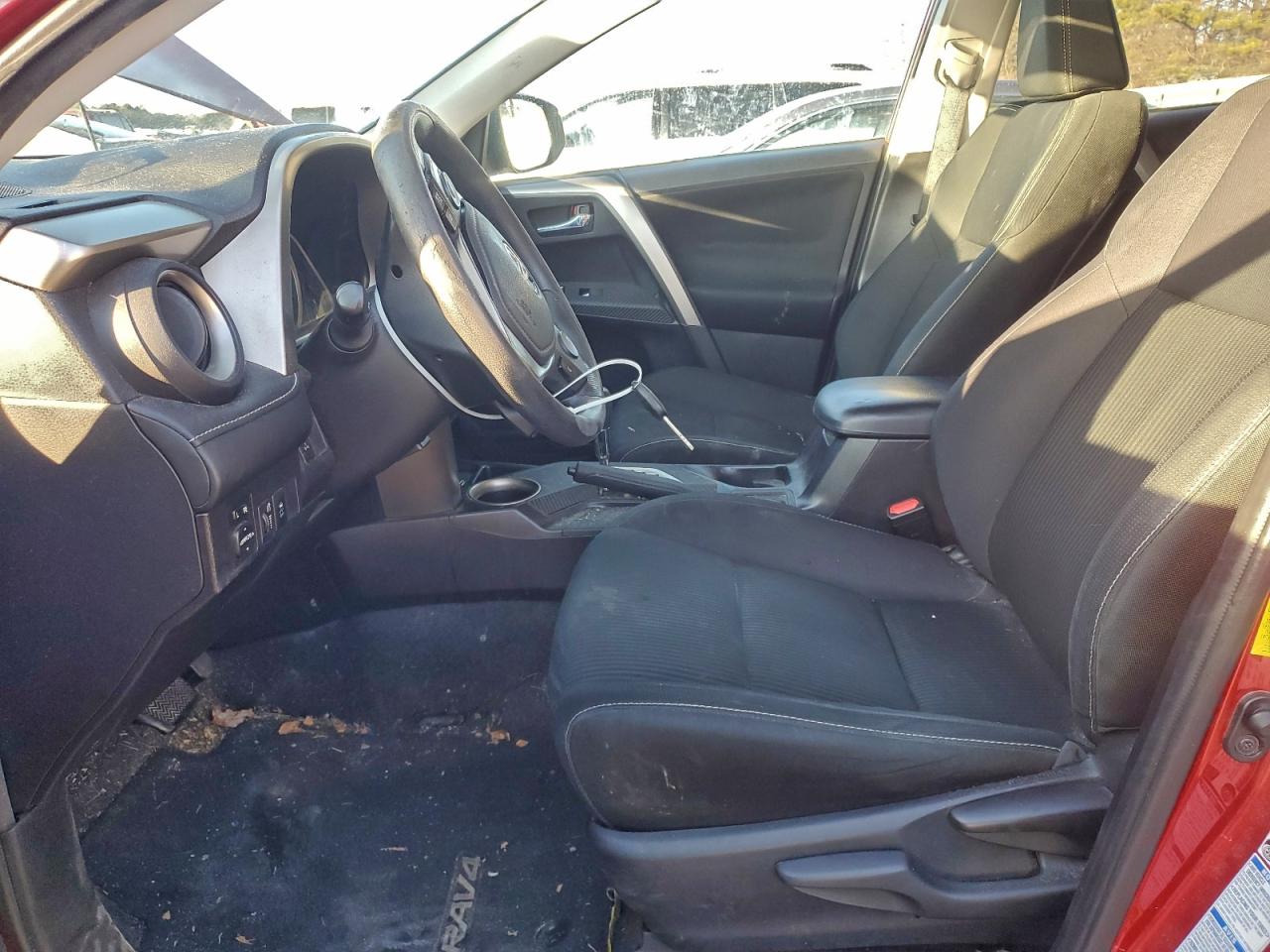 2014 TOYOTA RAV4 XLE photo 7