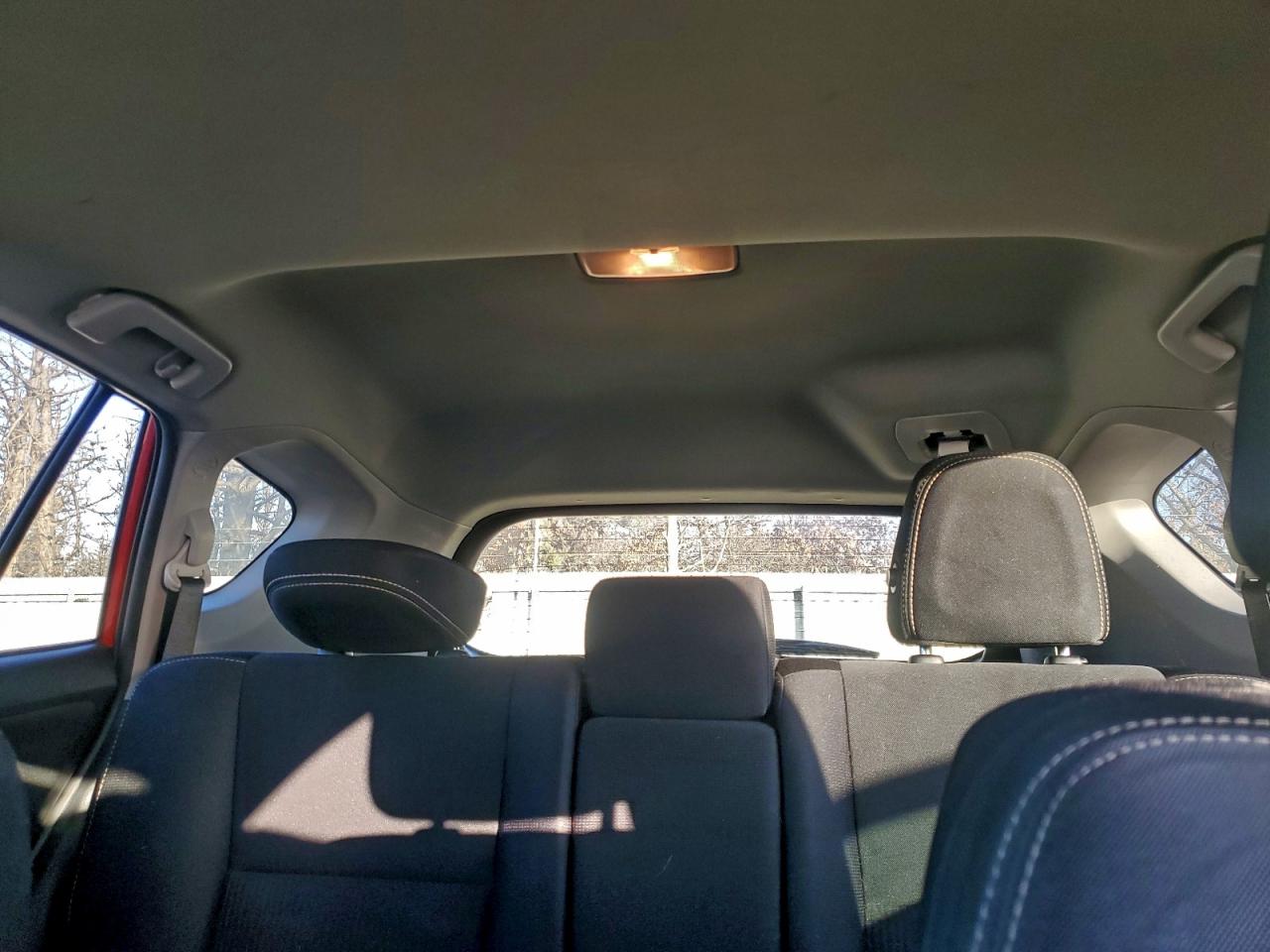 2014 TOYOTA RAV4 XLE photo 10