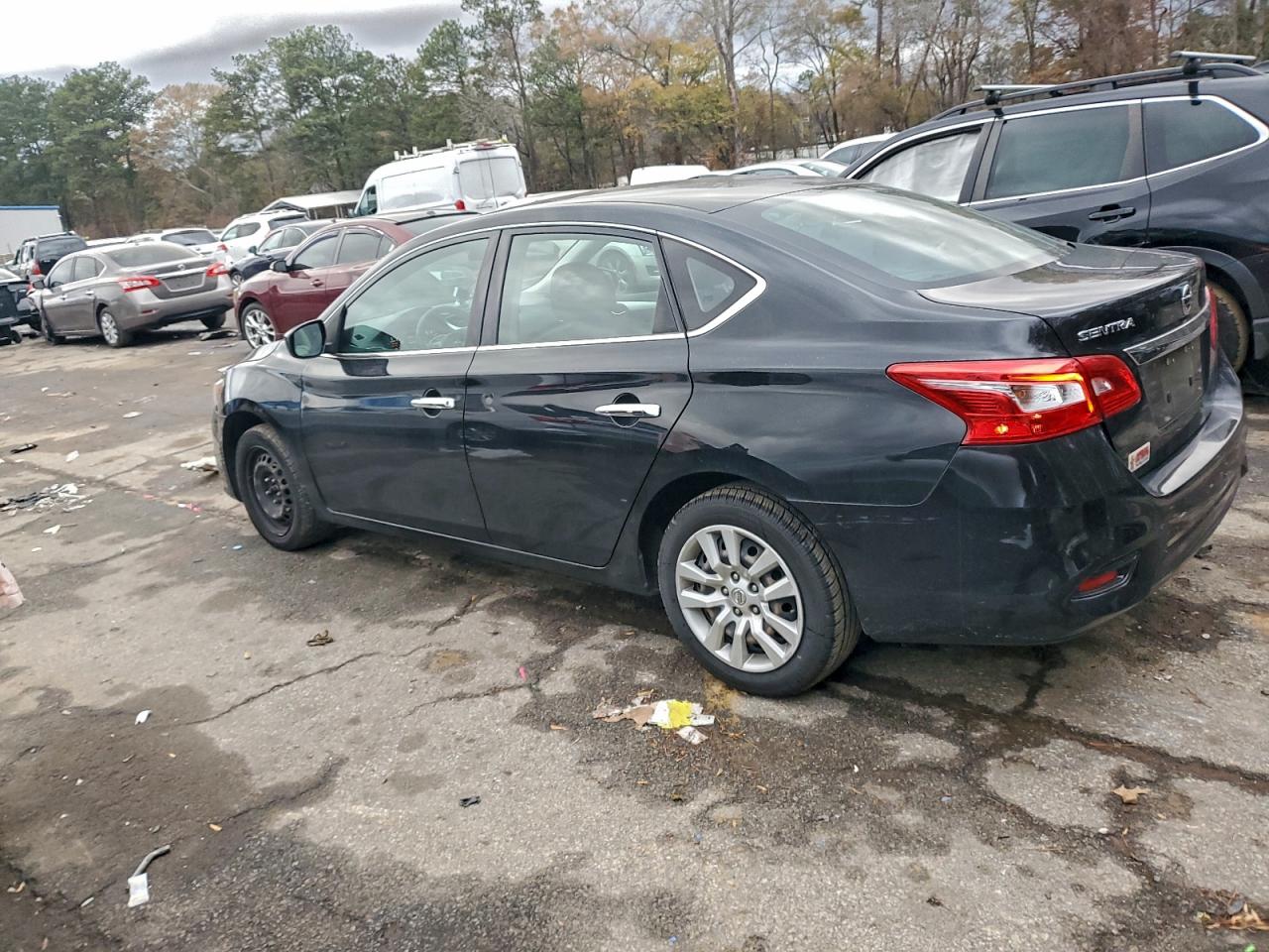 2018 NISSAN SENTRA S photo 2