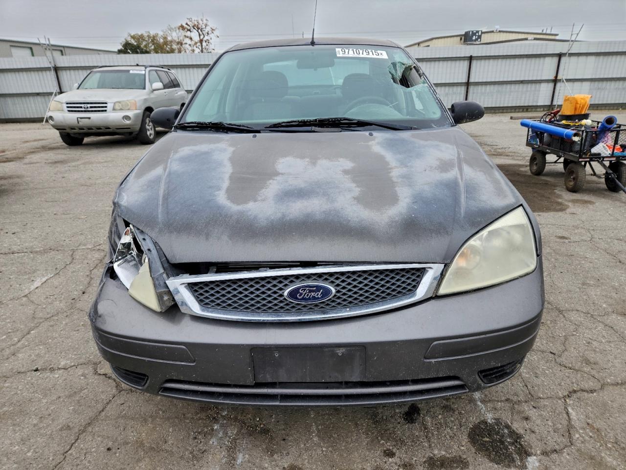2007 FORD FOCUS ZX4 photo 9