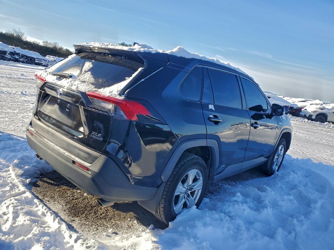 2019 TOYOTA RAV4 XLE photo 5