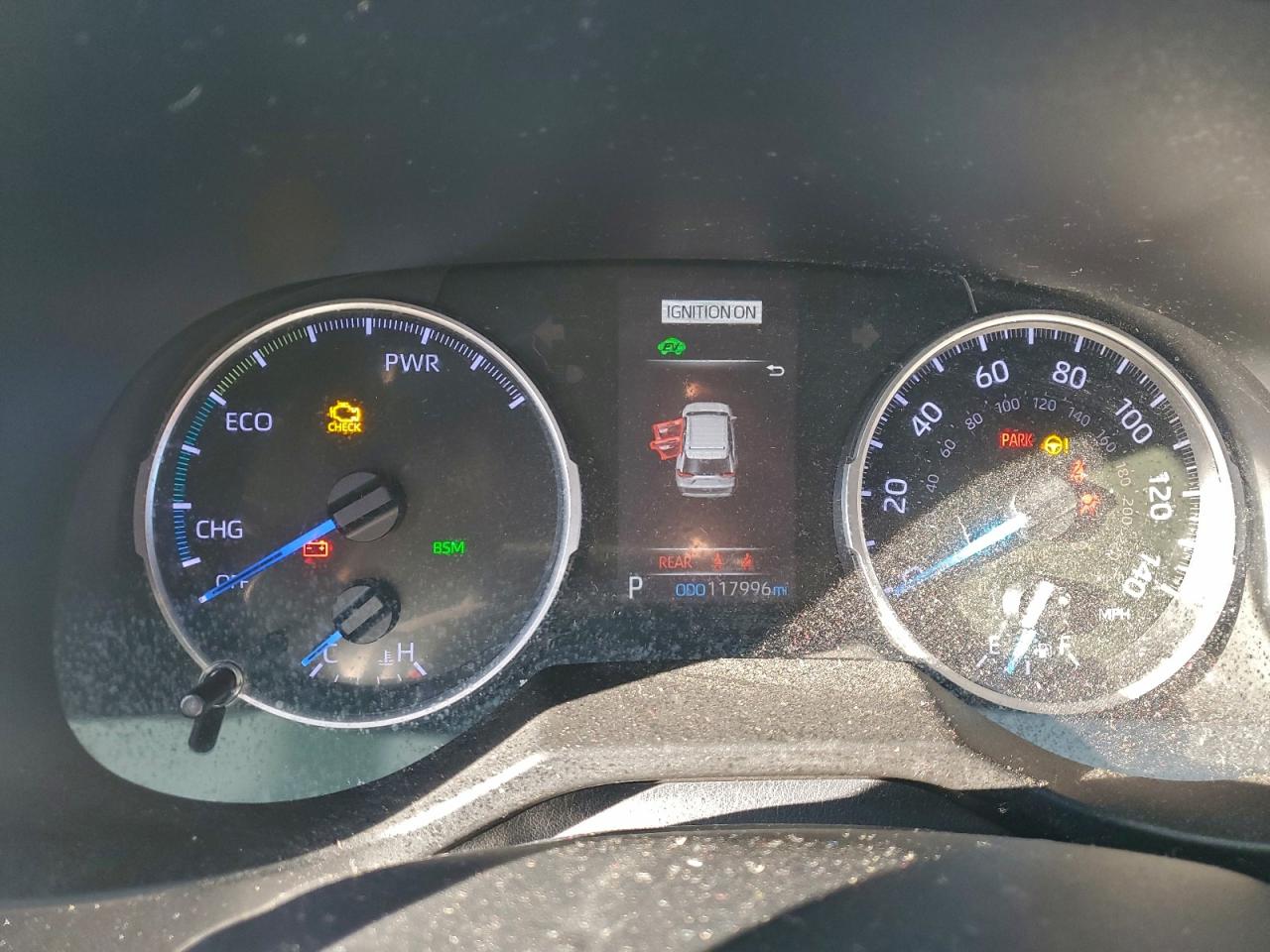2019 TOYOTA RAV4 XLE photo 17