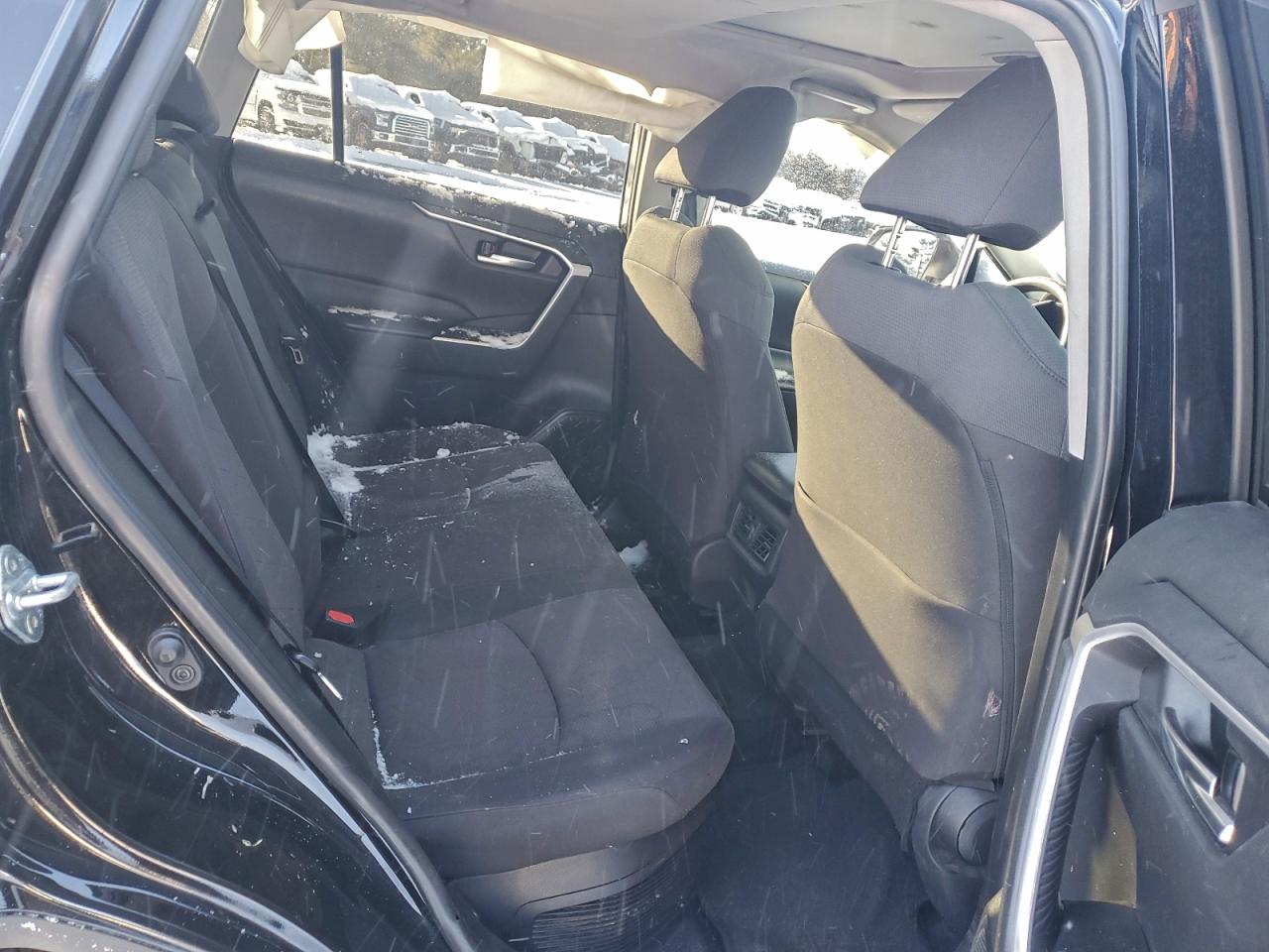 2019 TOYOTA RAV4 XLE photo 21