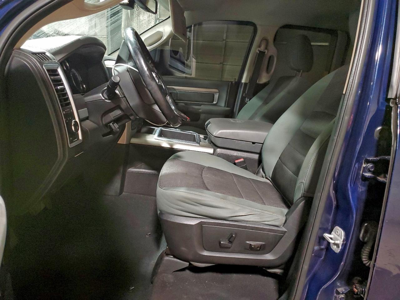 2014 RAM 1500 SLT photo 19