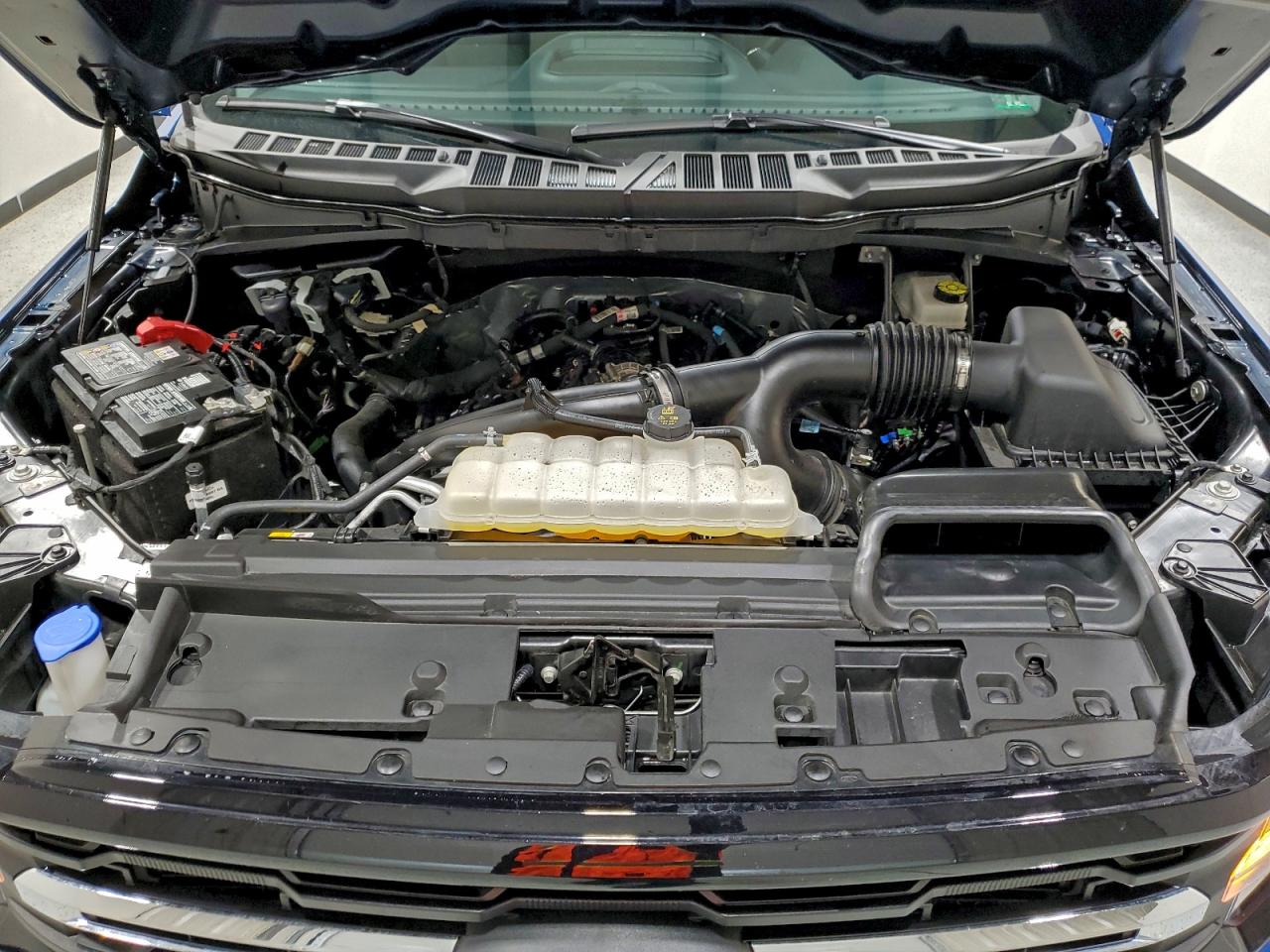 2025 FORD F150 XLT photo 31