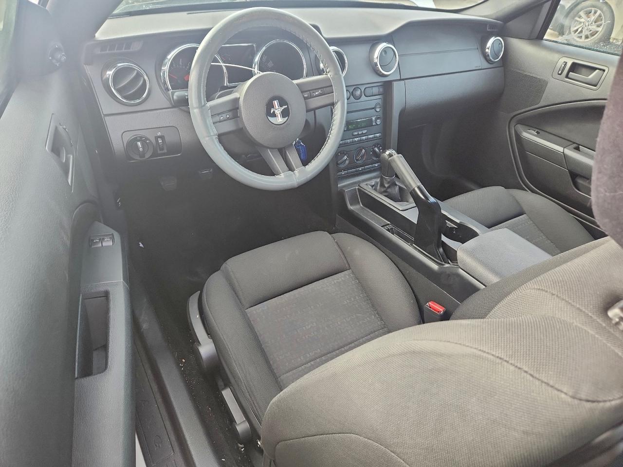 2005 FORD MUSTANG photo 8