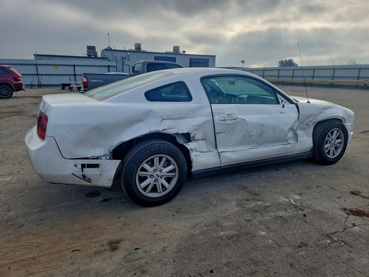 2005 FORD MUSTANG photo 3