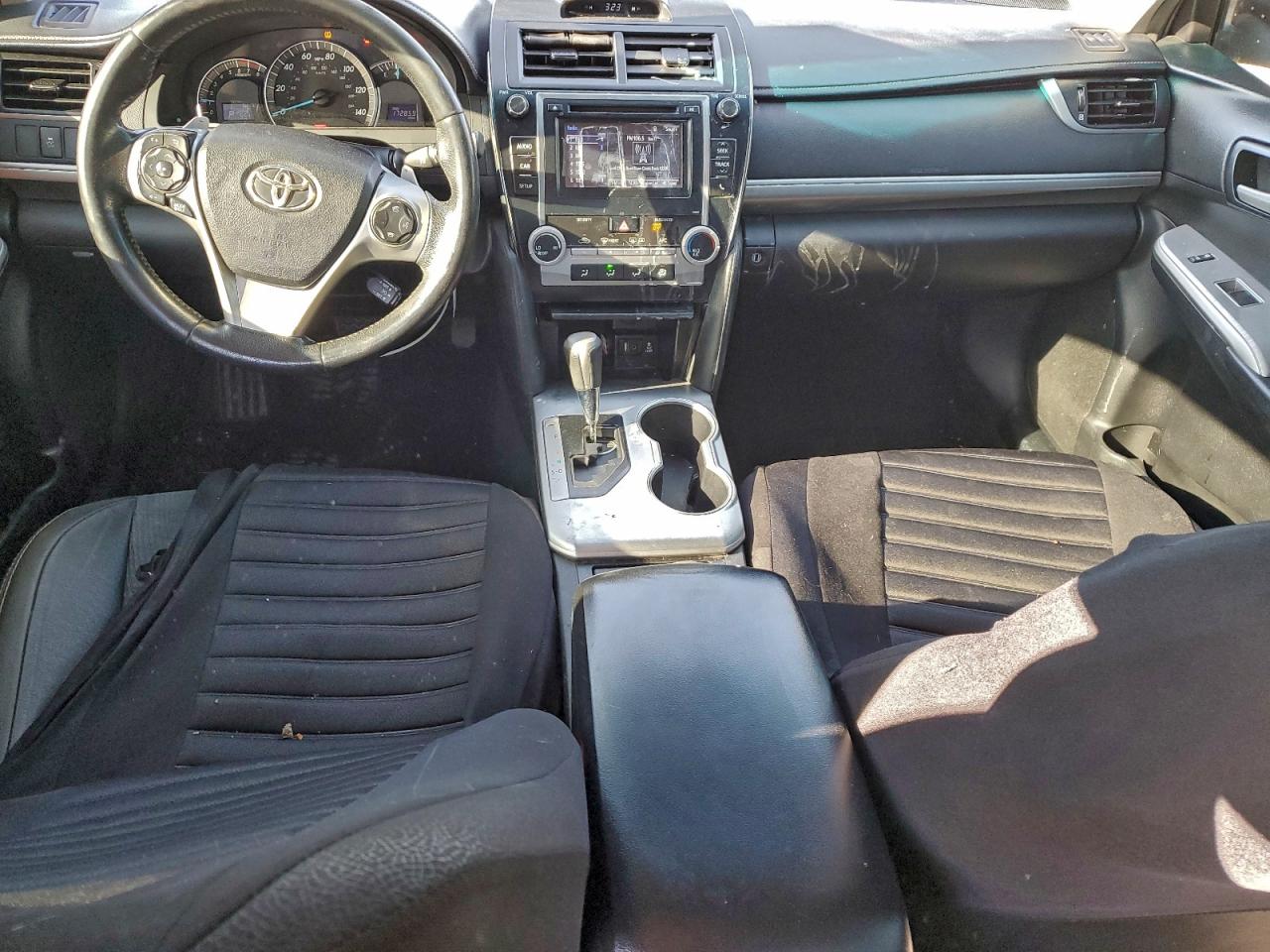 2014 TOYOTA CAMRY L photo 15