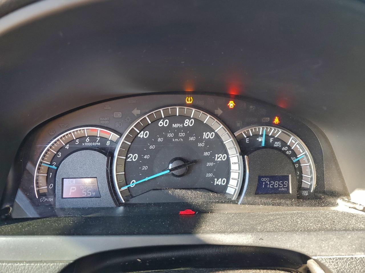 2014 TOYOTA CAMRY L photo 17