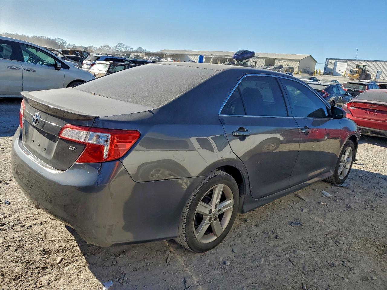 2014 TOYOTA CAMRY L photo 5