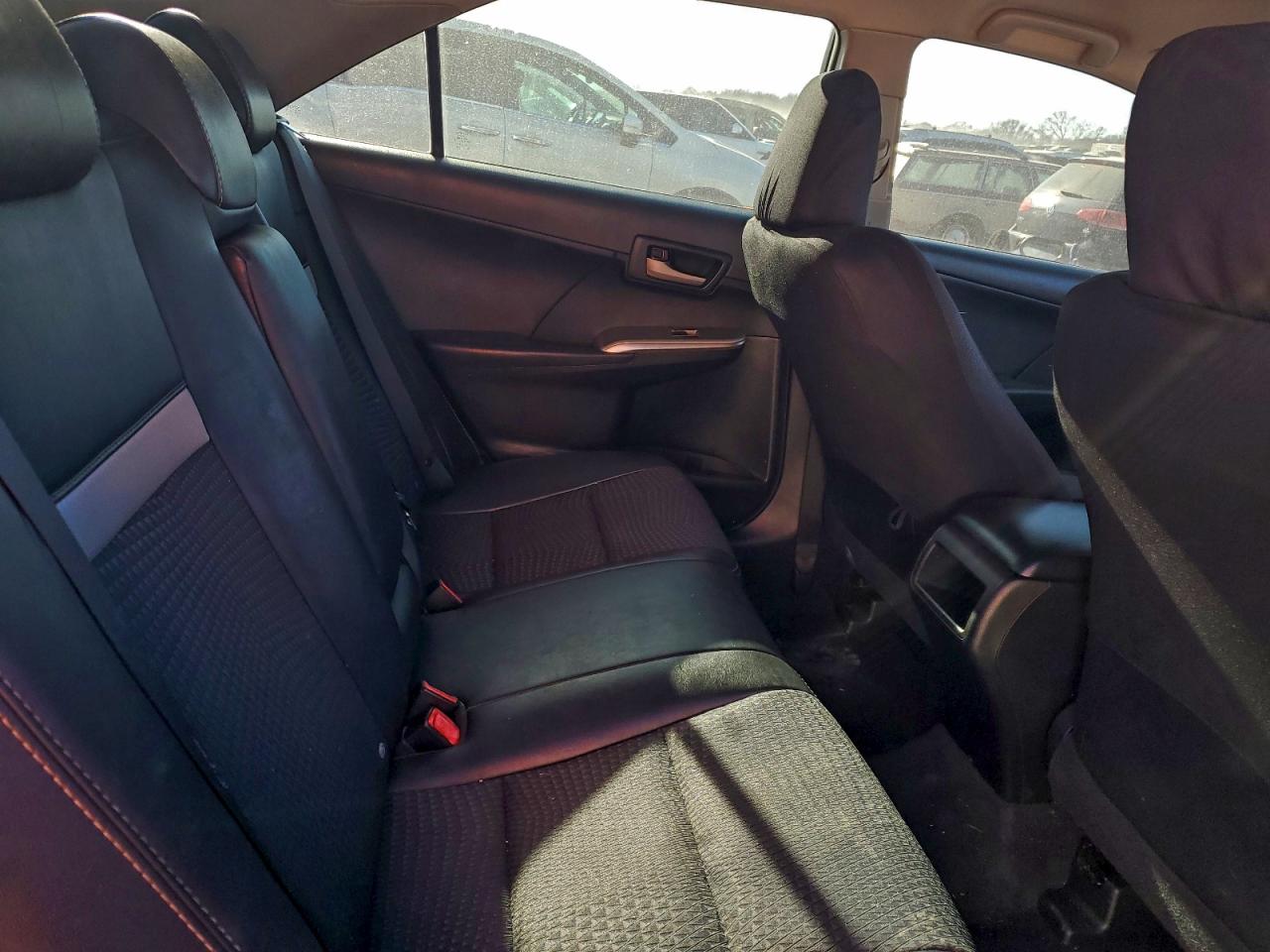 2014 TOYOTA CAMRY L photo 19