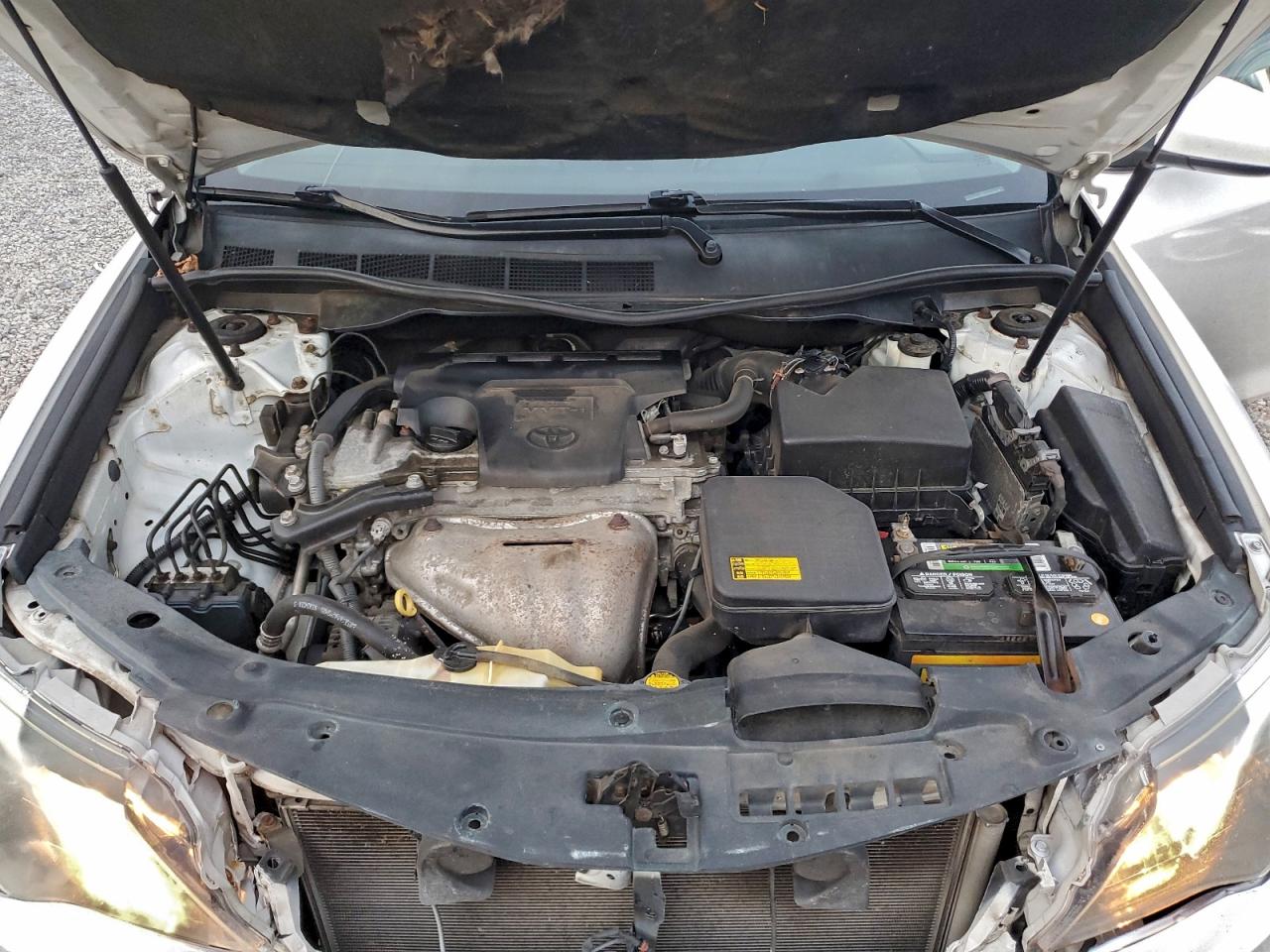 2014 TOYOTA CAMRY L photo 21