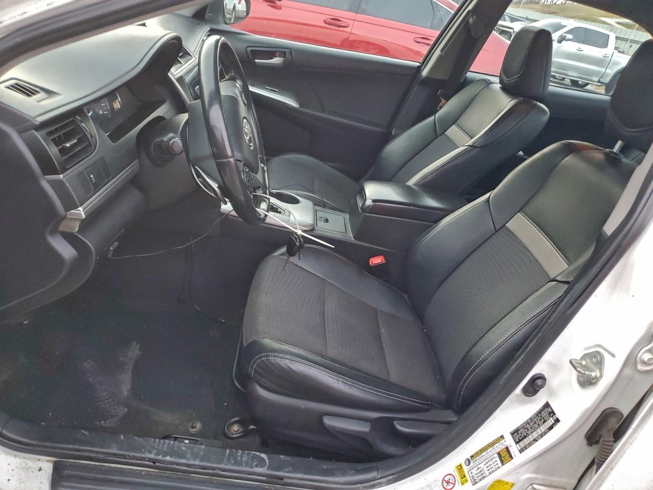 2014 TOYOTA CAMRY L photo 13