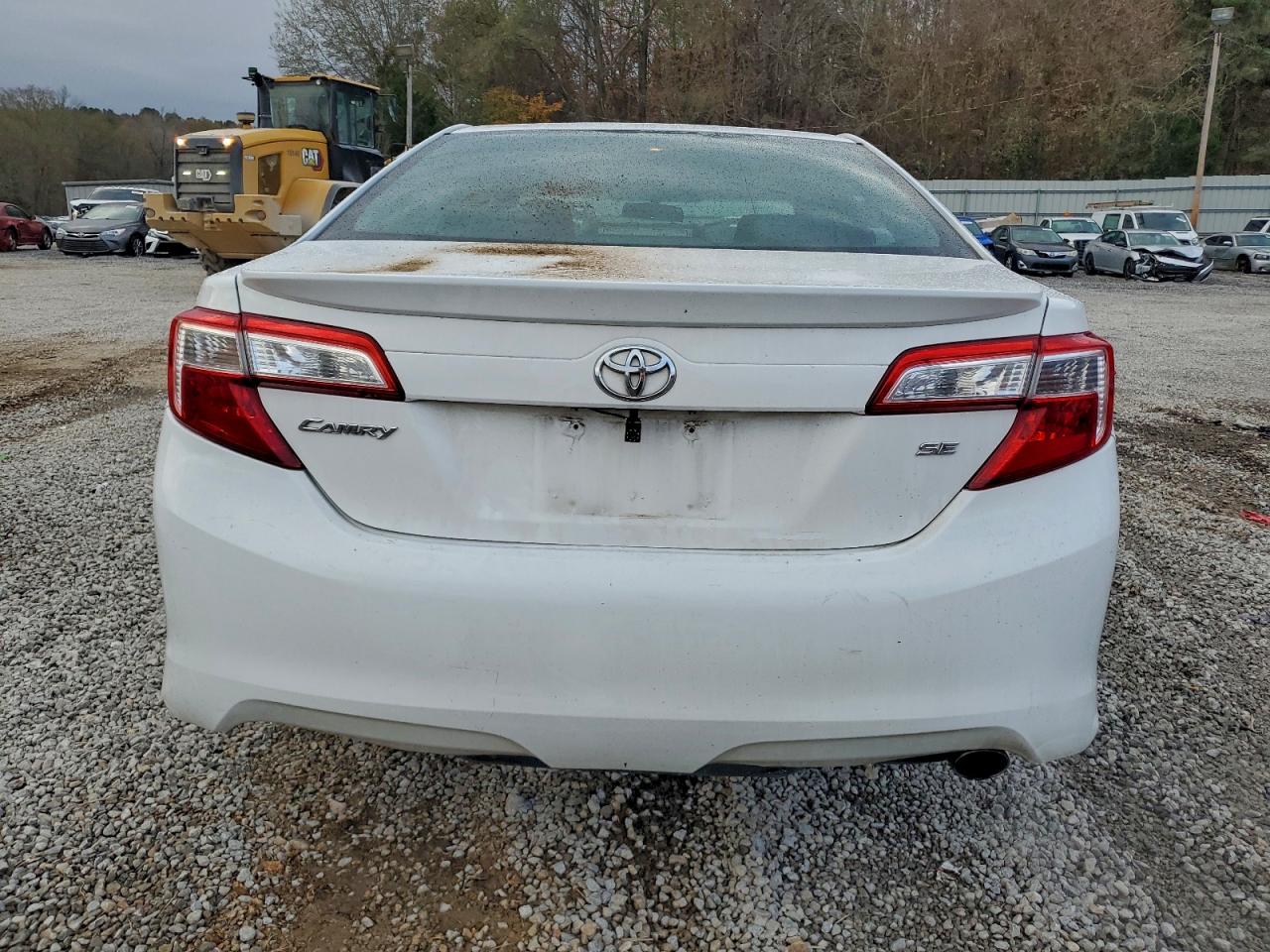 2014 TOYOTA CAMRY L photo 11