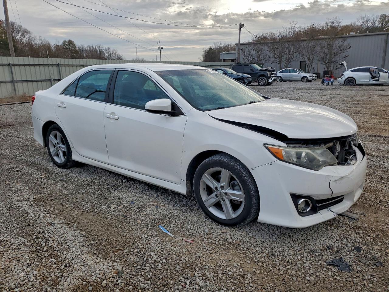 2014 TOYOTA CAMRY L photo 7