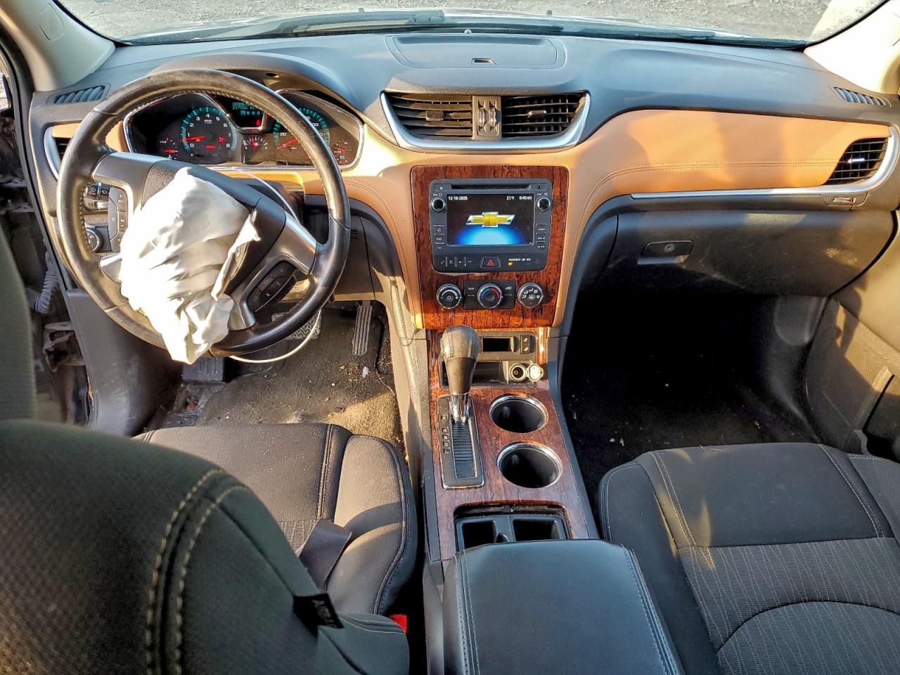 2014 CHEVROLET TRAVERSE LT photo 8